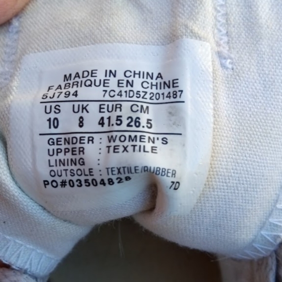 Converse Sneakers Size 10 - Picture 2 of 7